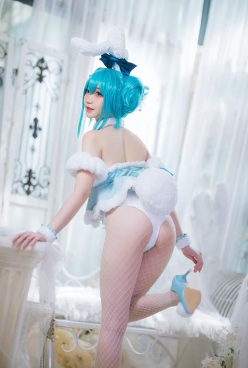 22100808  焖焖碳 - 初音兔女郎   20P-239M