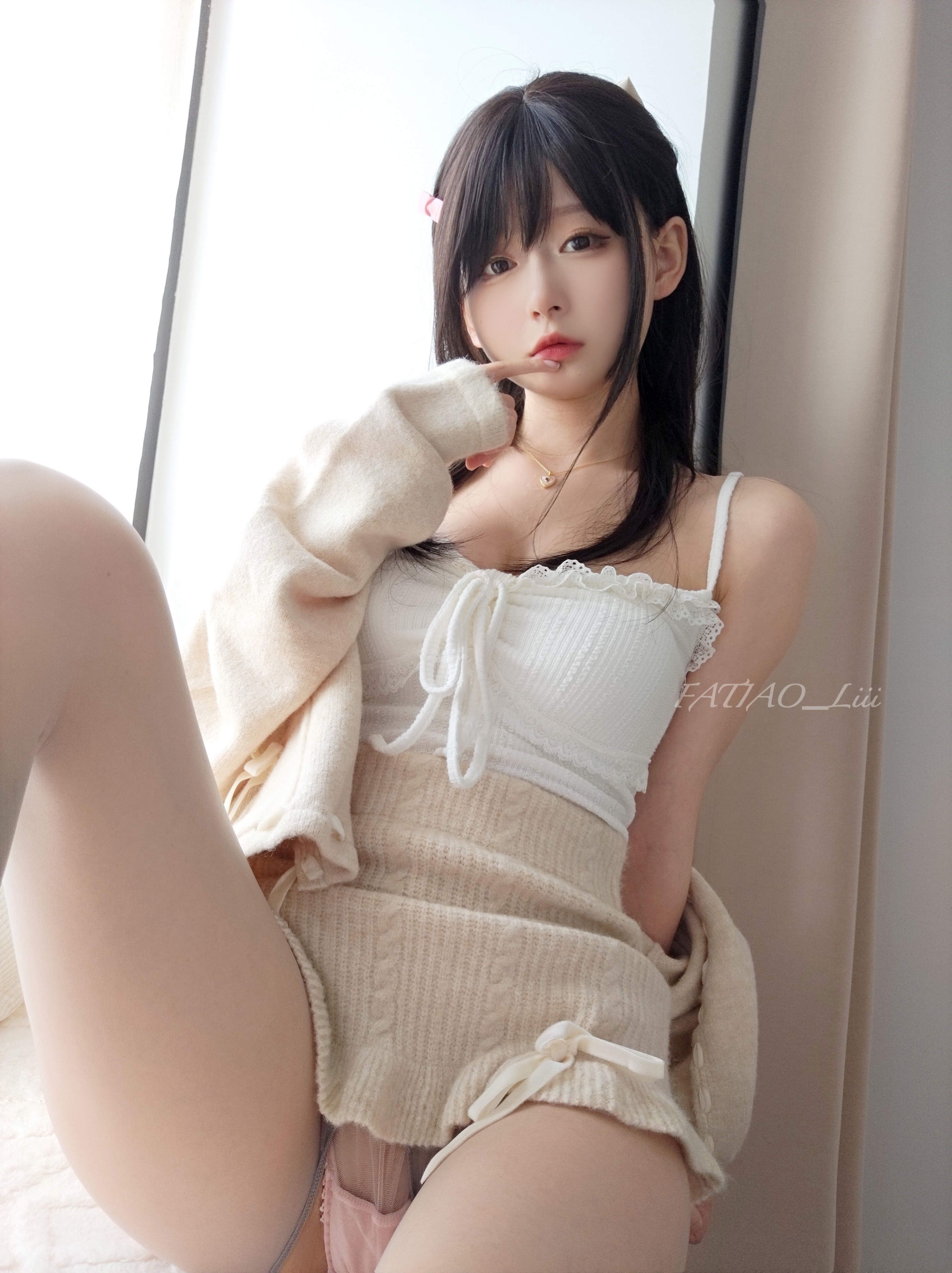 迷之呆梨 - fantia 2022年10月合集  168P 4V  384M