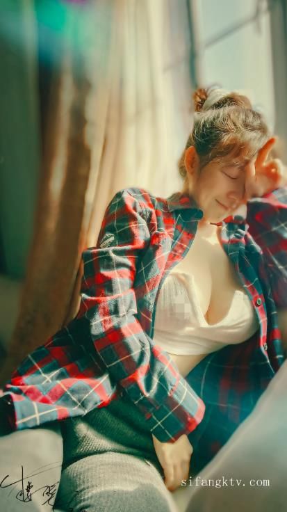 22111204  樱晚Gigi 粉丝群收费写真合集  319P+7V-1.58G