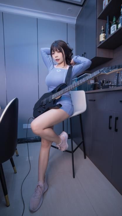 22110109  无颜小天使wy -  吉他妹妹2.0   25P-370M