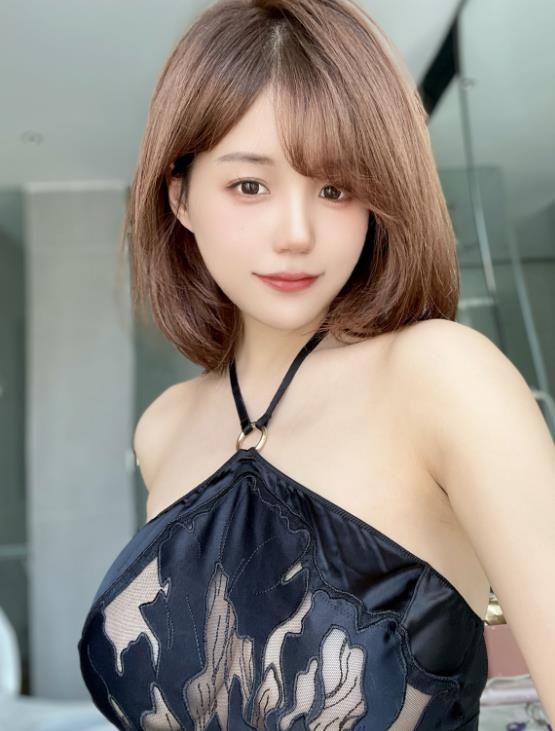 22110220  小仓千代w - 22年10月fantia图包  82P-175M