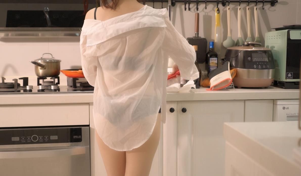 22111205  樱晚Gigi - 女友系列 上班前（上）  1V-279M