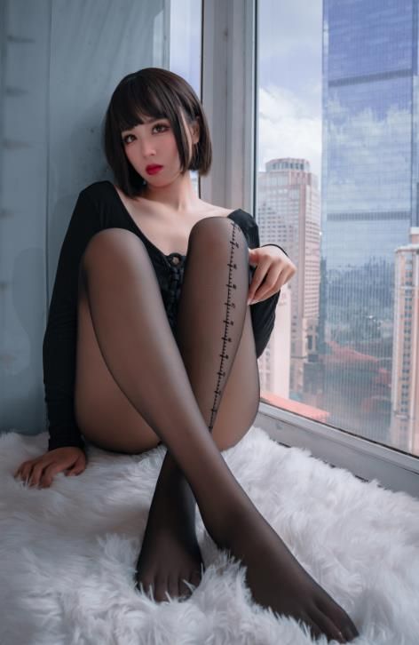 22111208   轩萧学姐 - 量个腰围   32P-50M