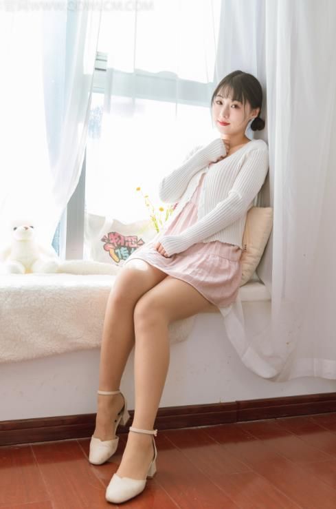 22111013  物恋传媒 - 月心 与温暖共舞   139P+1V-3.40G