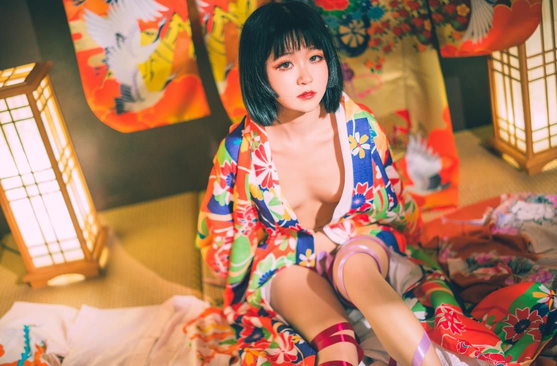 22111003  黃金二逼王5套寫真合集  197P-2.05G  秒传