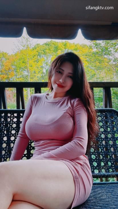 22111204  樱晚Gigi 粉丝群收费写真合集  319P+7V-1.58G