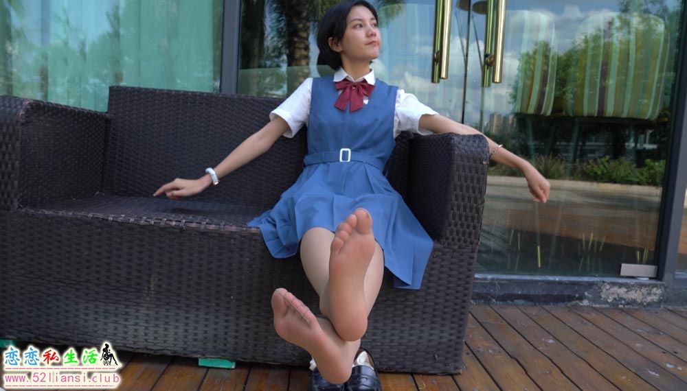 22122304  超级美少女不叶校服JK丝足秀   1V-934M