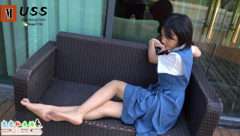 22122304  超级美少女不叶校服JK丝足秀   1V-934M