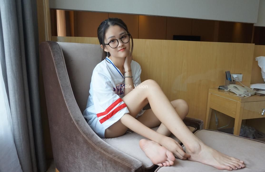 23012703  sole vision - 长腿姐姐sisi裸足秀   150P-425M