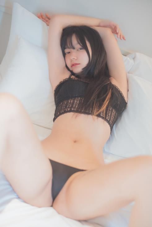 23011402   Pure Media Vol.117 Hizzy (히지)   74P-555M