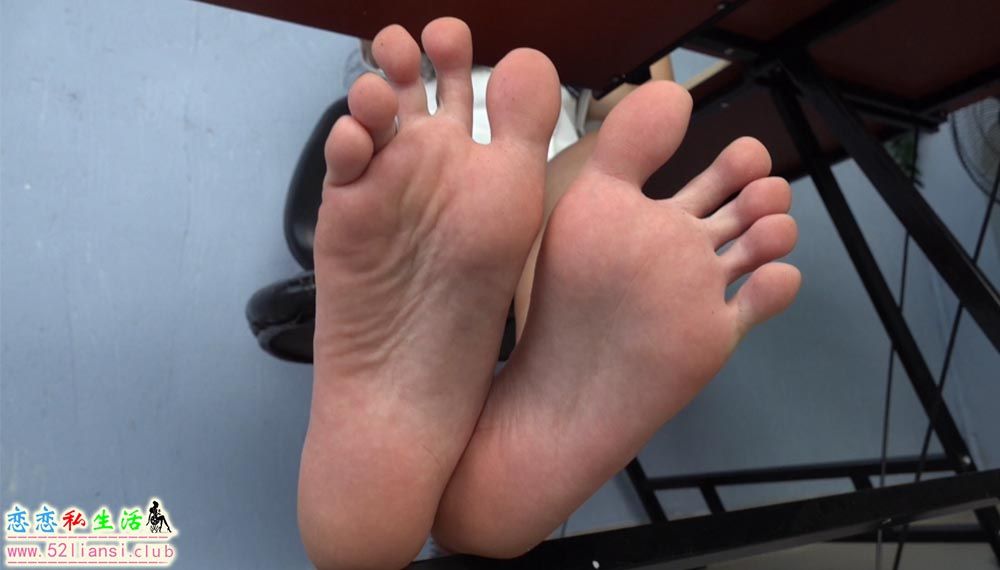 23010101  南国足艺 - 气质美女小雨办公室女郎  1V-582M