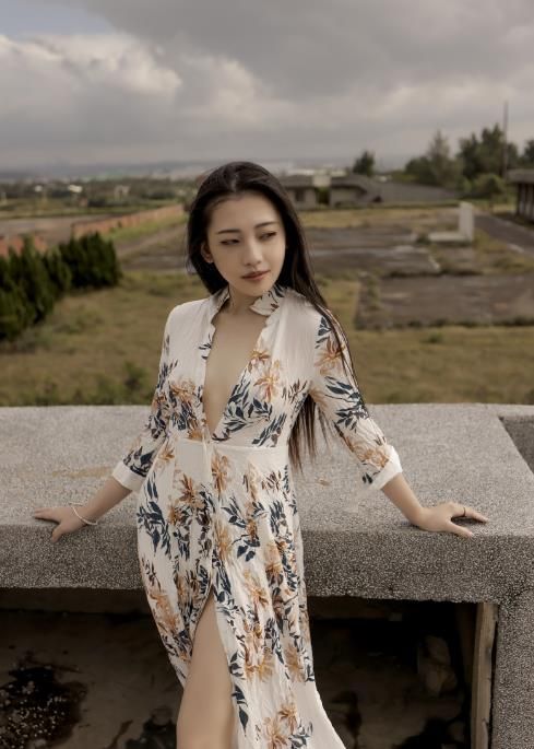 23010103  唯美暮光女孩  111P-75M