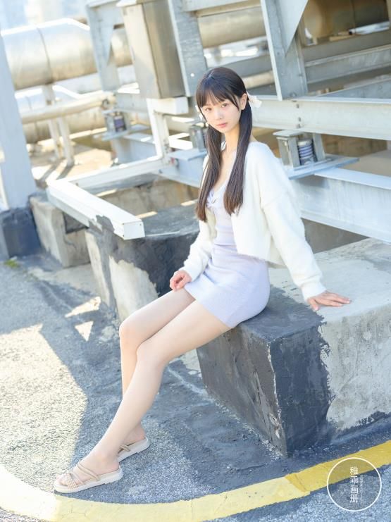 23010604  稚乖画册 -  夜夜 天台停车场肉丝 Lolita   83P+1V-4.68G