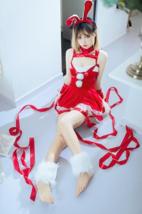 23011019  洛桑w伊梓 - 网袜丝带兔兔  46P+4V-322M