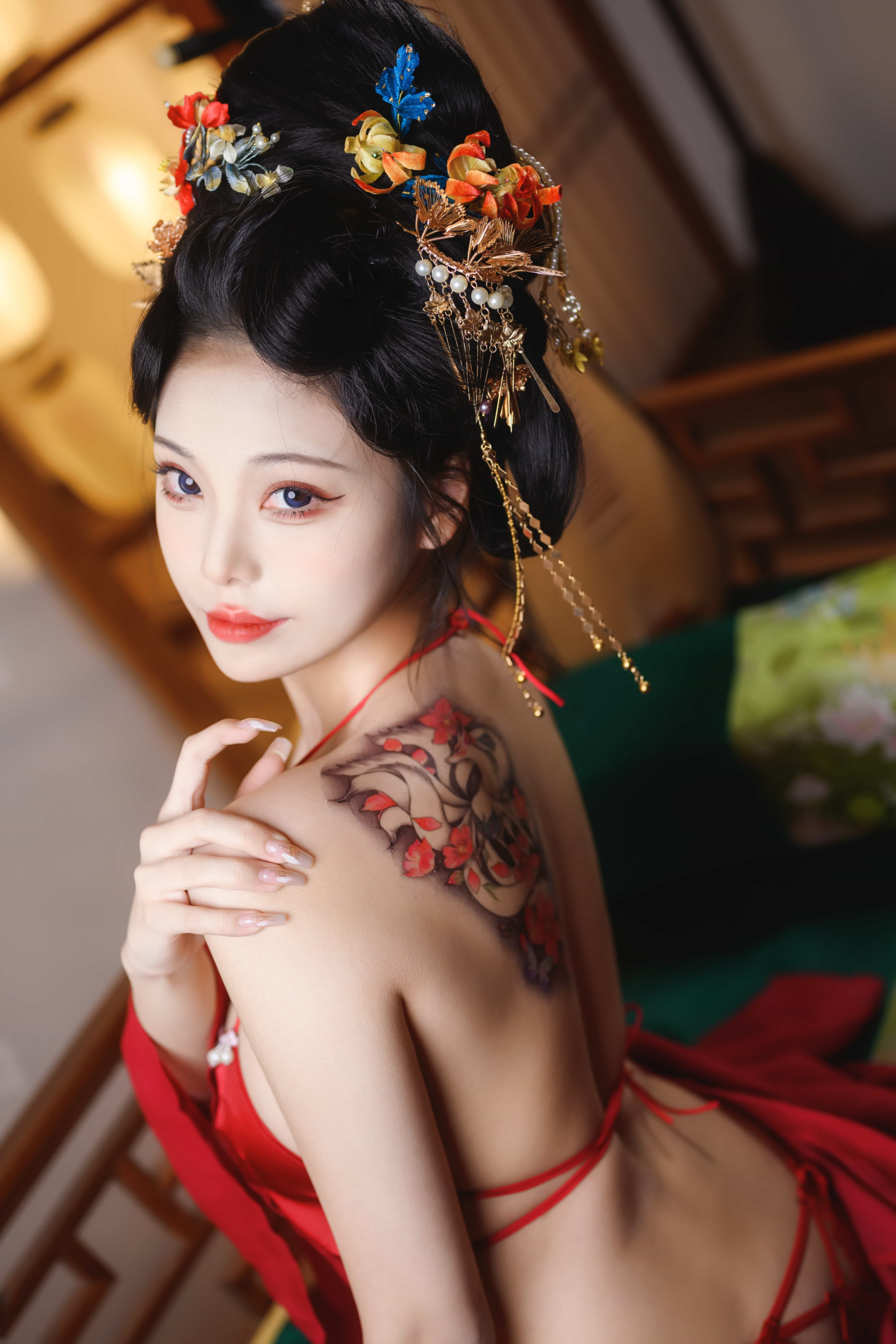 【最新套图】蜜汁猫裘 – 唐宫夜宴 [61P+1V/865MB]【百度网盘】