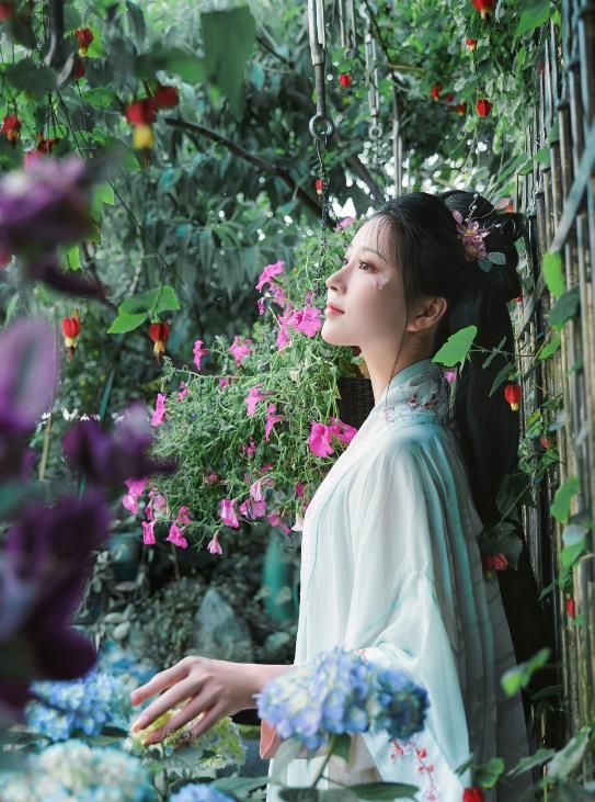 23021316   年年最新10套合集  378P-4.14G