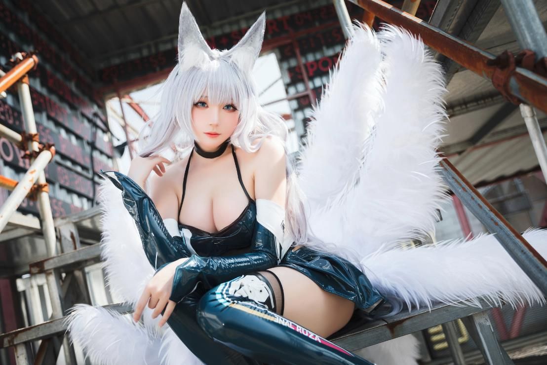 23022417  瓜希酱 - 碧蓝航线 信浓赛车   16P-82M