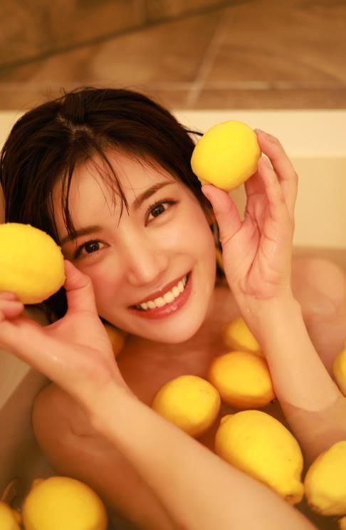 23021603  田中レモン　SPLASH！ 週刊ポストデジタル写真集  102P-303M