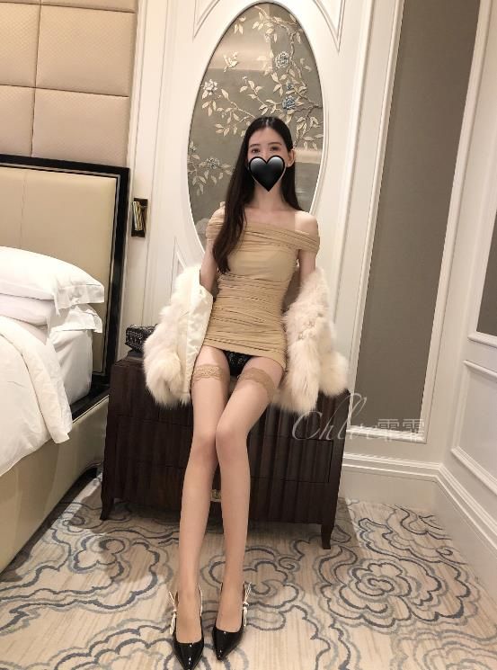 23022405  Chloe霏霏 - 酒店房间性感包臀裙  72P+3V-761M