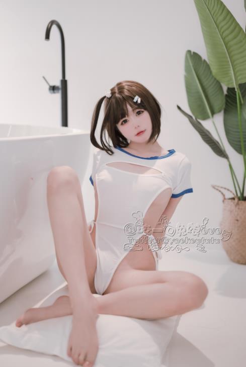 23030520  黏黏团子兔 - 纯白欲缸  57P-482M