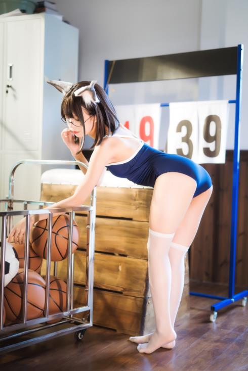 23032311  狐玖玖写真合集4套   98P-1.83G