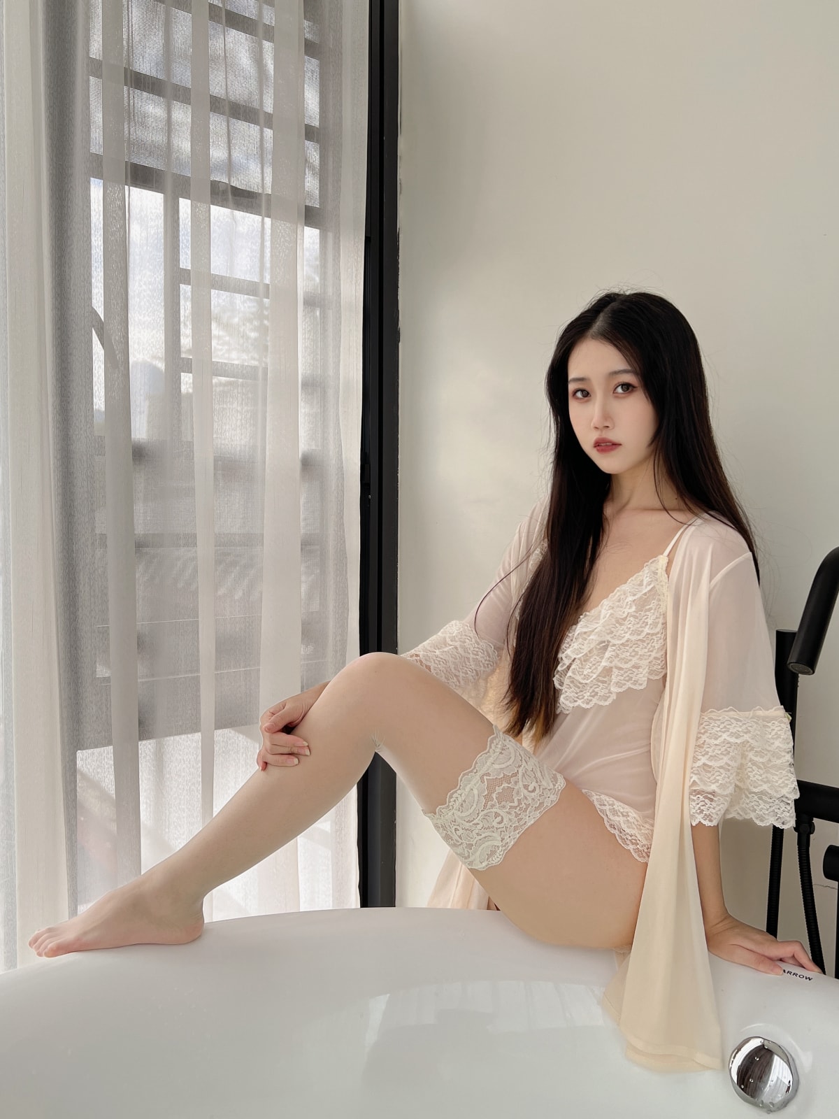 [百度网盘] 不呆猫 – 浴缸透明人妻 [60P+1V/803MB]