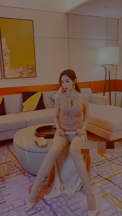 23051203  王馨瑶 - 粉金色礼服  1V-972M