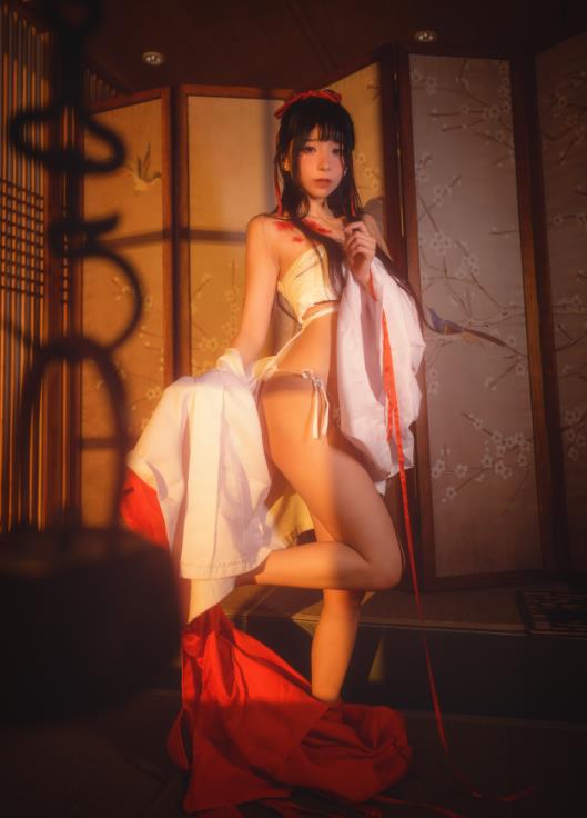 23050608  Sona - 巫女 26P-992M