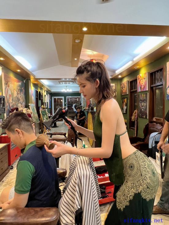 23050601  阿朱 - 4月泰国旅拍  110P+6V-207M