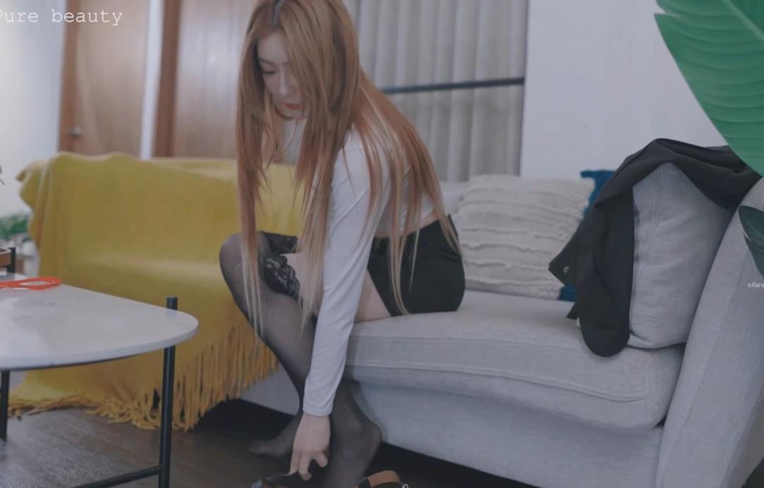 23053003  璃奈酱 - 下班后诱惑本能  1V-743M