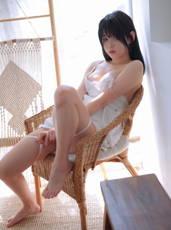 23060220  [Yo-U] Zia (지아) - Secret  85P+1V-2.63G