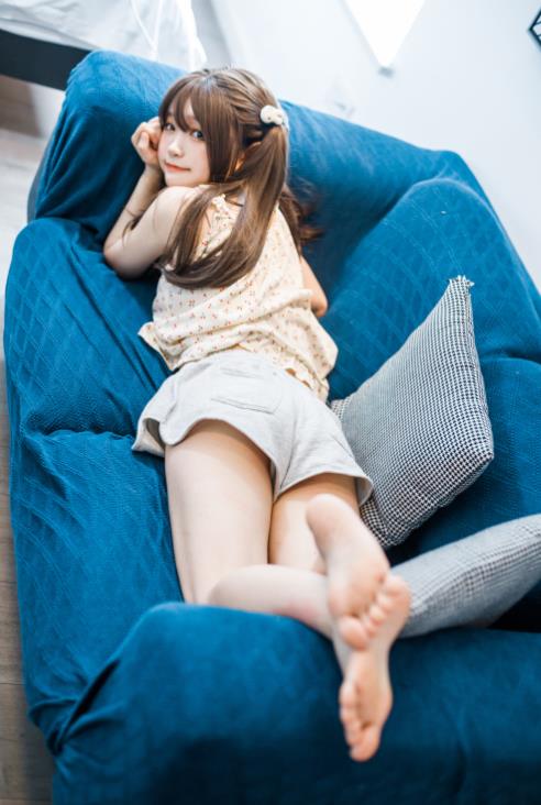 23061711  神沢永莉 - 黄色吊带睡衣兔兔  22P-90M