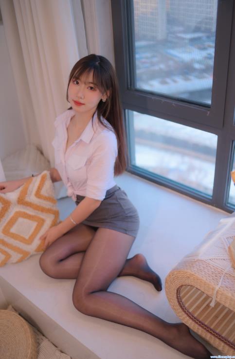 23071907  B站青稞芋泥陶可爱 - 舰长图包+骆驼趾跳舞视频 58P-3V-951M