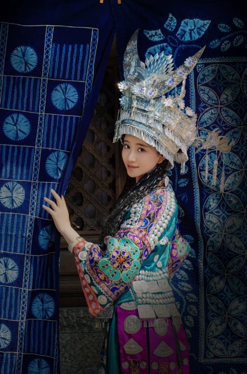 23071603  年年 - 苗疆少女  50P-319M