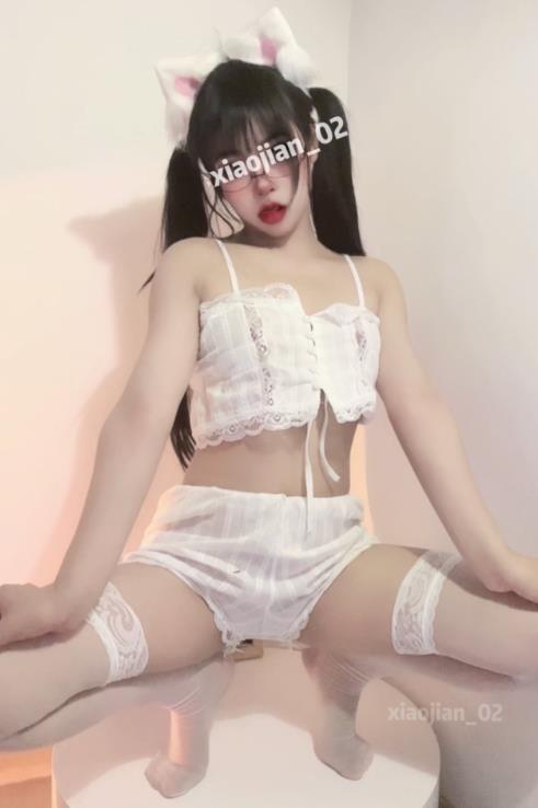 23081707  一只可爱简 推特大合集  58P+204V-3.7G