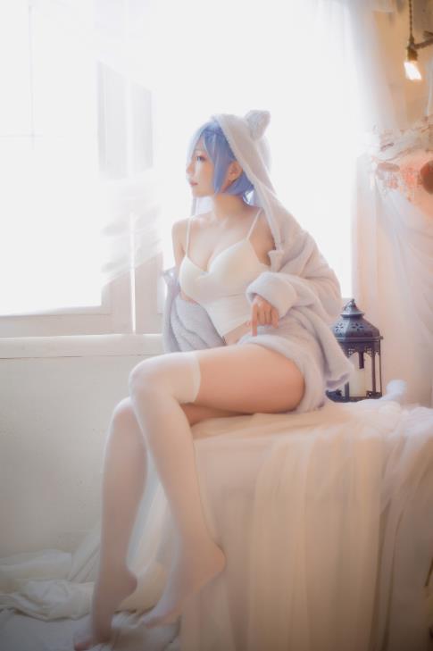 23092218  ElyEE子 - 2022.June-T4 4套合集 121P+3V-303M