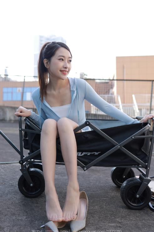 23101701  [IESS异思趣向] 2022.12.31 小婕《老司机开车》 90P-100M