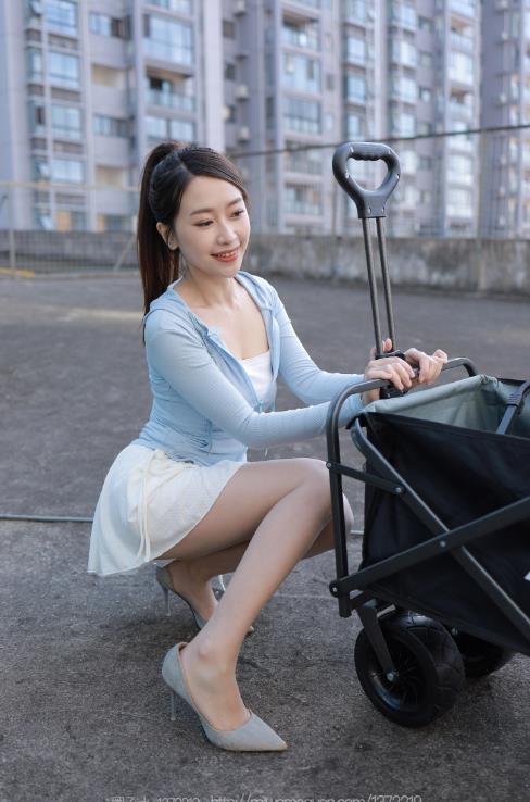 23101701  [IESS异思趣向] 2022.12.31 小婕《老司机开车》 90P-100M