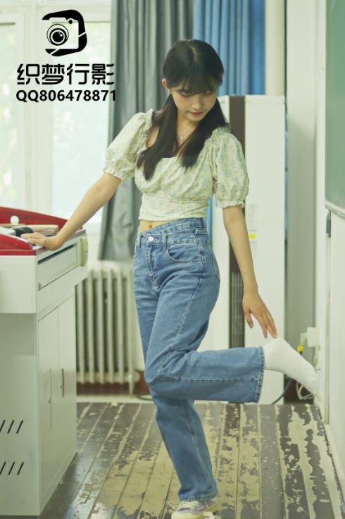 23101706  织梦摄影 - 窈窕淑女 普通版 70P+1V-2.13G