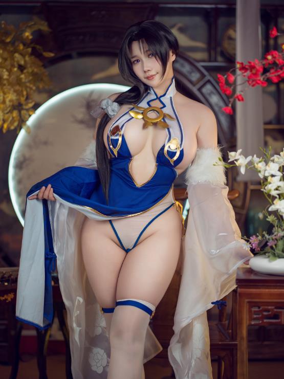 23112209  麻花酱 - 七月合集  113P+1V-1.12G
