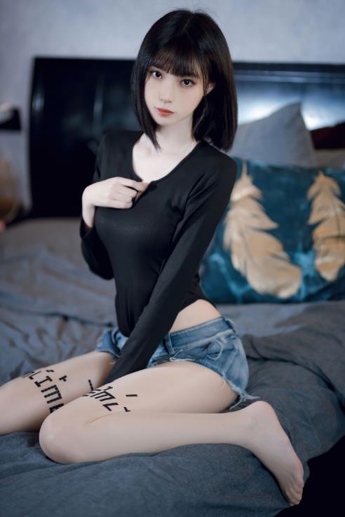 23112813  许岚LAN - 纯欲牛仔短裤2  40P-277M