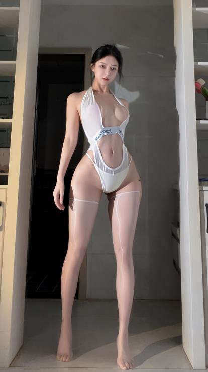 23120708  姐姐Lalion - 薄如蝉翼   44P+1V-126M