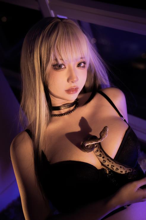 24011805   wendydydydy酱油 - 蛇女 18P-56M