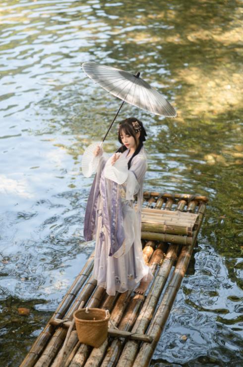 24013104  贰加六 - 泛舟记   43P-456M