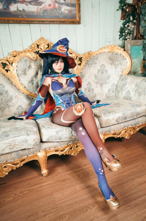 24013105  贰加六 - 原神莫娜   21P-105M