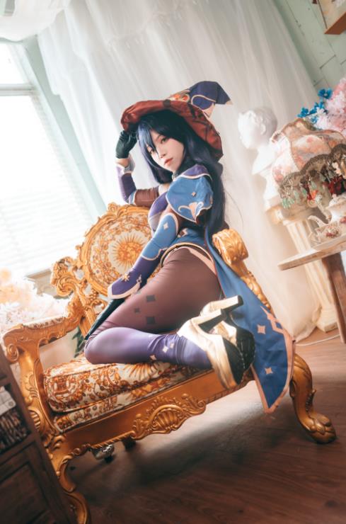 24013105  贰加六 - 原神莫娜   21P-105M