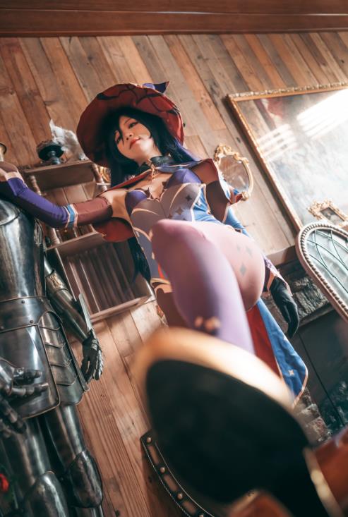 24013105  贰加六 - 原神莫娜   21P-105M