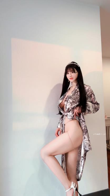 24011211  朱可兒 - 拍摄花絮   3V-2.53G