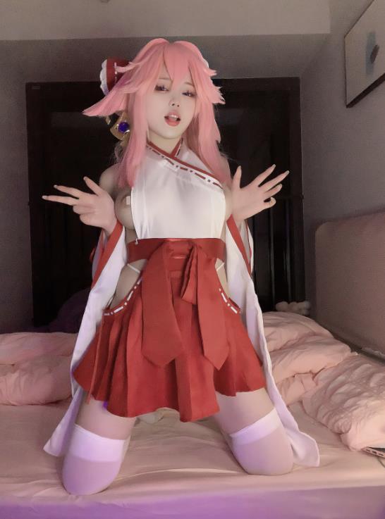 24022419  小瑶幺幺 - 八重巫女  38P+1V-192M