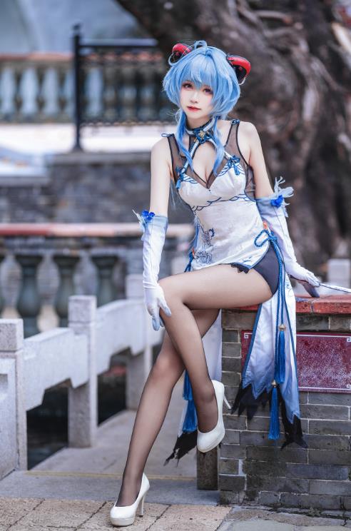 24033103  大大卷卷小卷 - 原神甘雨 旗袍  18P-83M